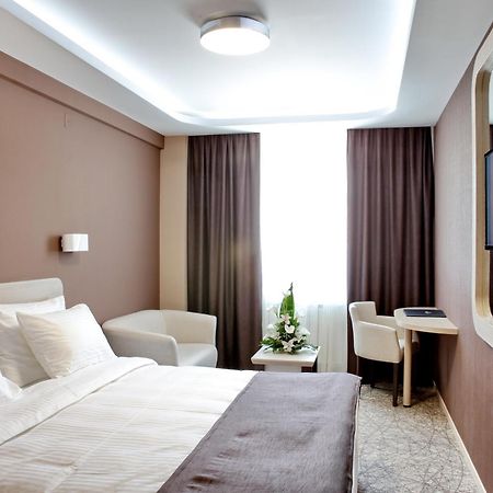 Garni Hotel Aveny Čačak エクステリア 写真