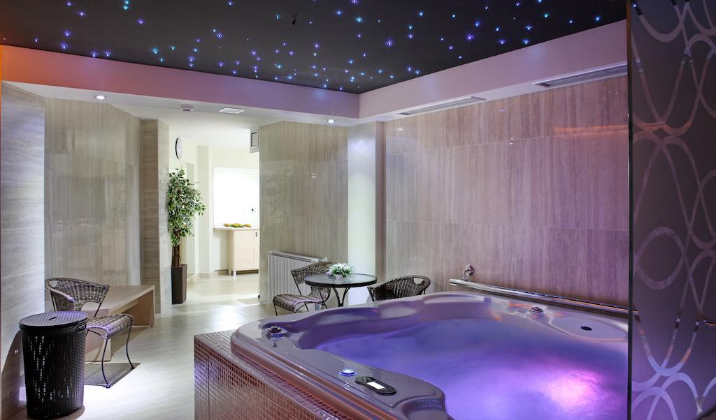 Garni Hotel Aveny Čačak エクステリア 写真