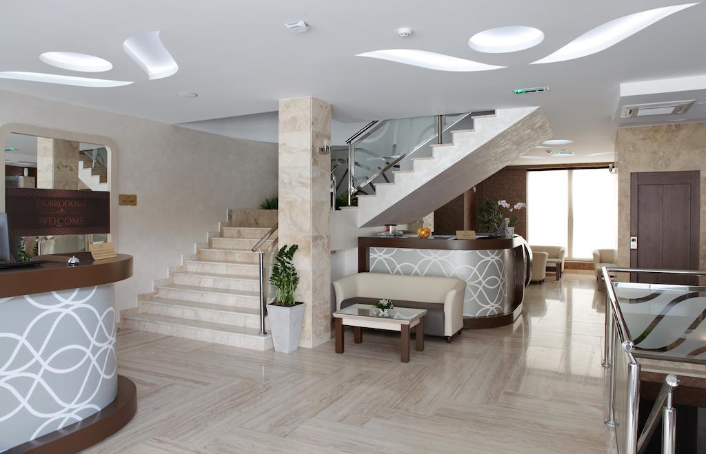 Garni Hotel Aveny Čačak エクステリア 写真