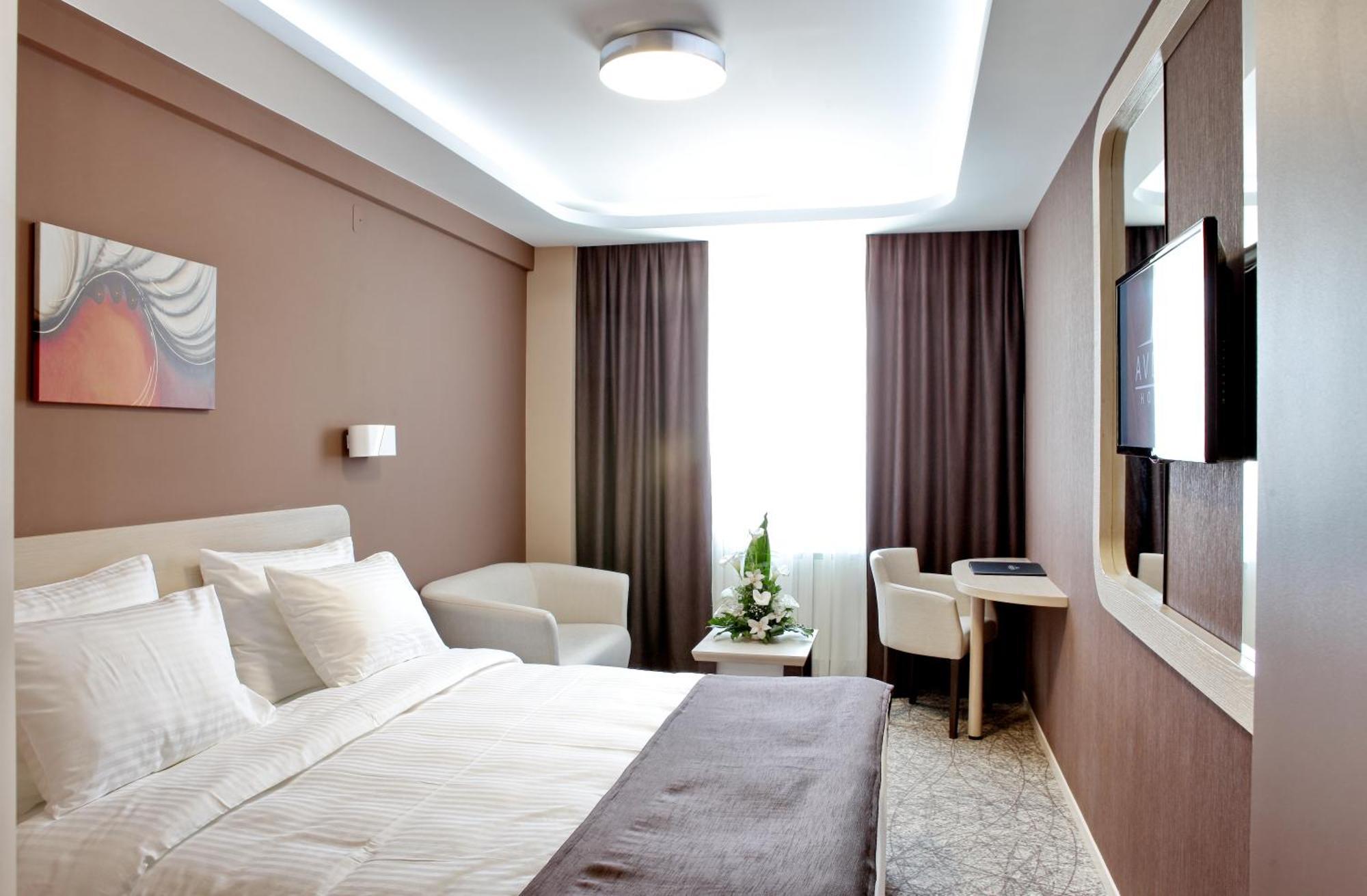 Garni Hotel Aveny Čačak エクステリア 写真