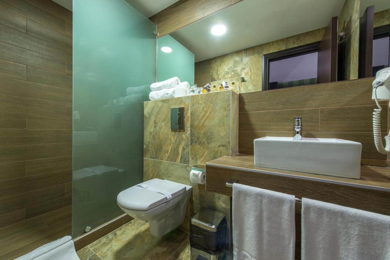 Garni Hotel Aveny Čačak エクステリア 写真