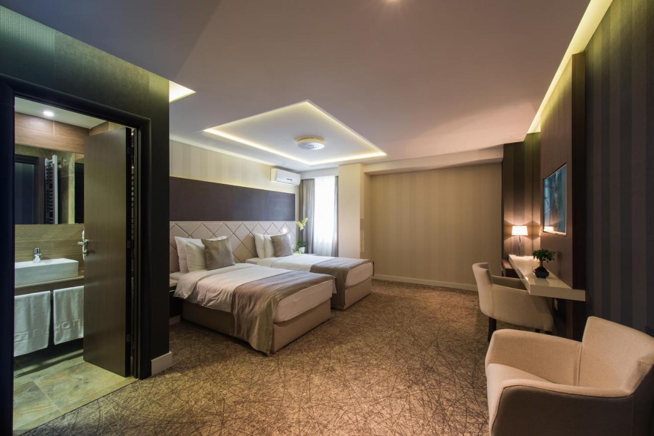 Garni Hotel Aveny Čačak エクステリア 写真