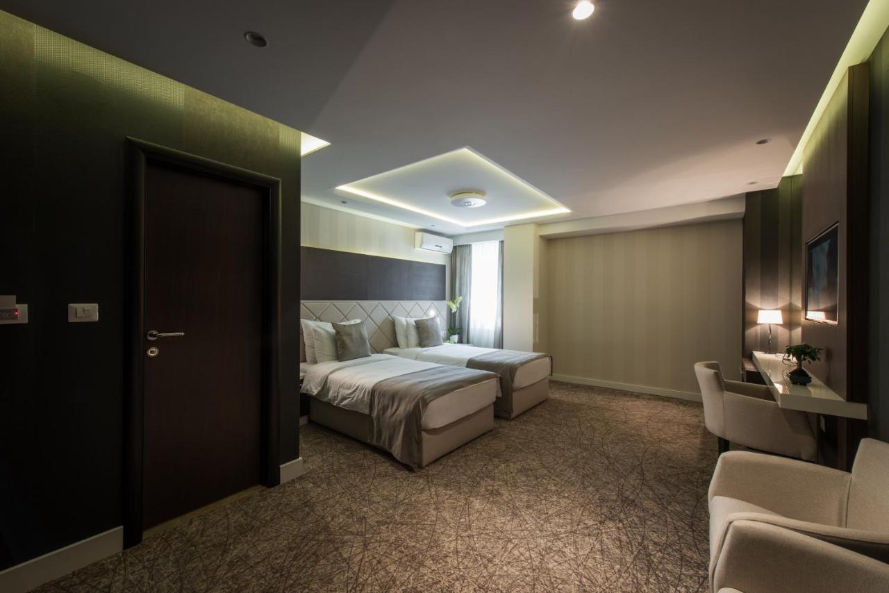 Garni Hotel Aveny Čačak エクステリア 写真