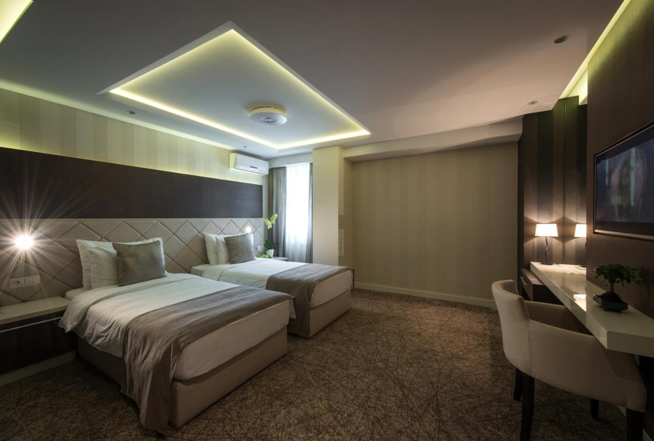 Garni Hotel Aveny Čačak エクステリア 写真