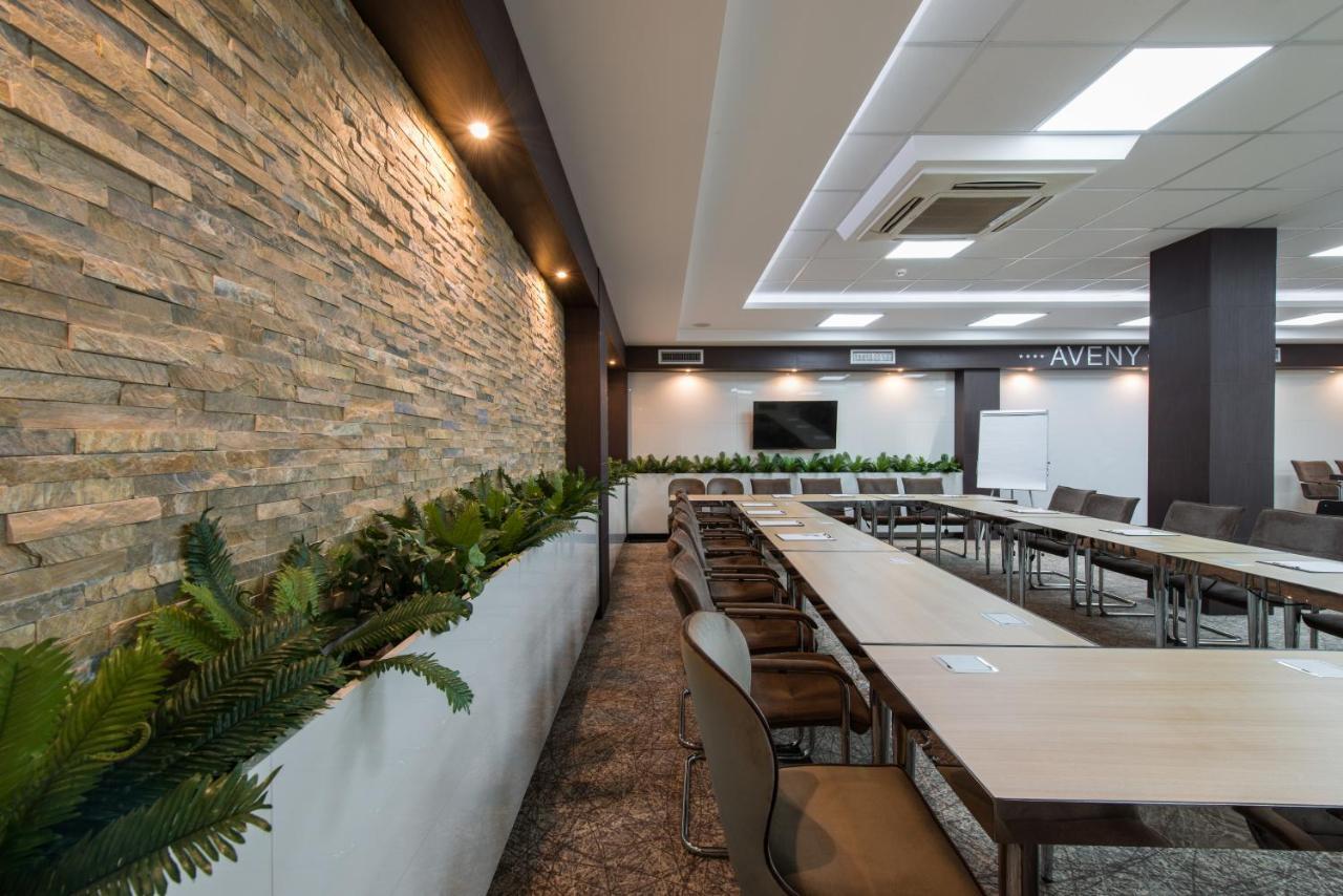Garni Hotel Aveny Čačak エクステリア 写真