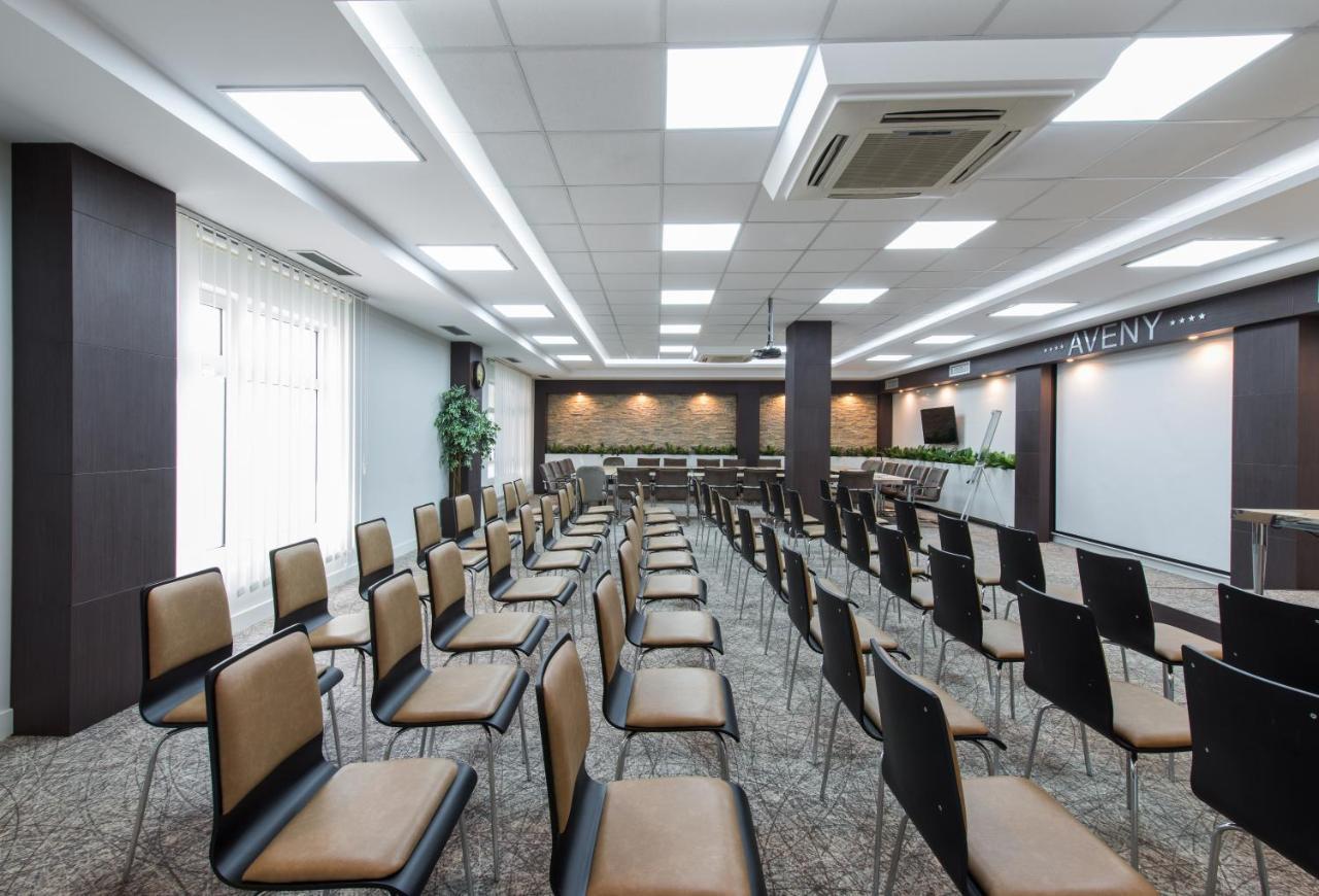 Garni Hotel Aveny Čačak エクステリア 写真
