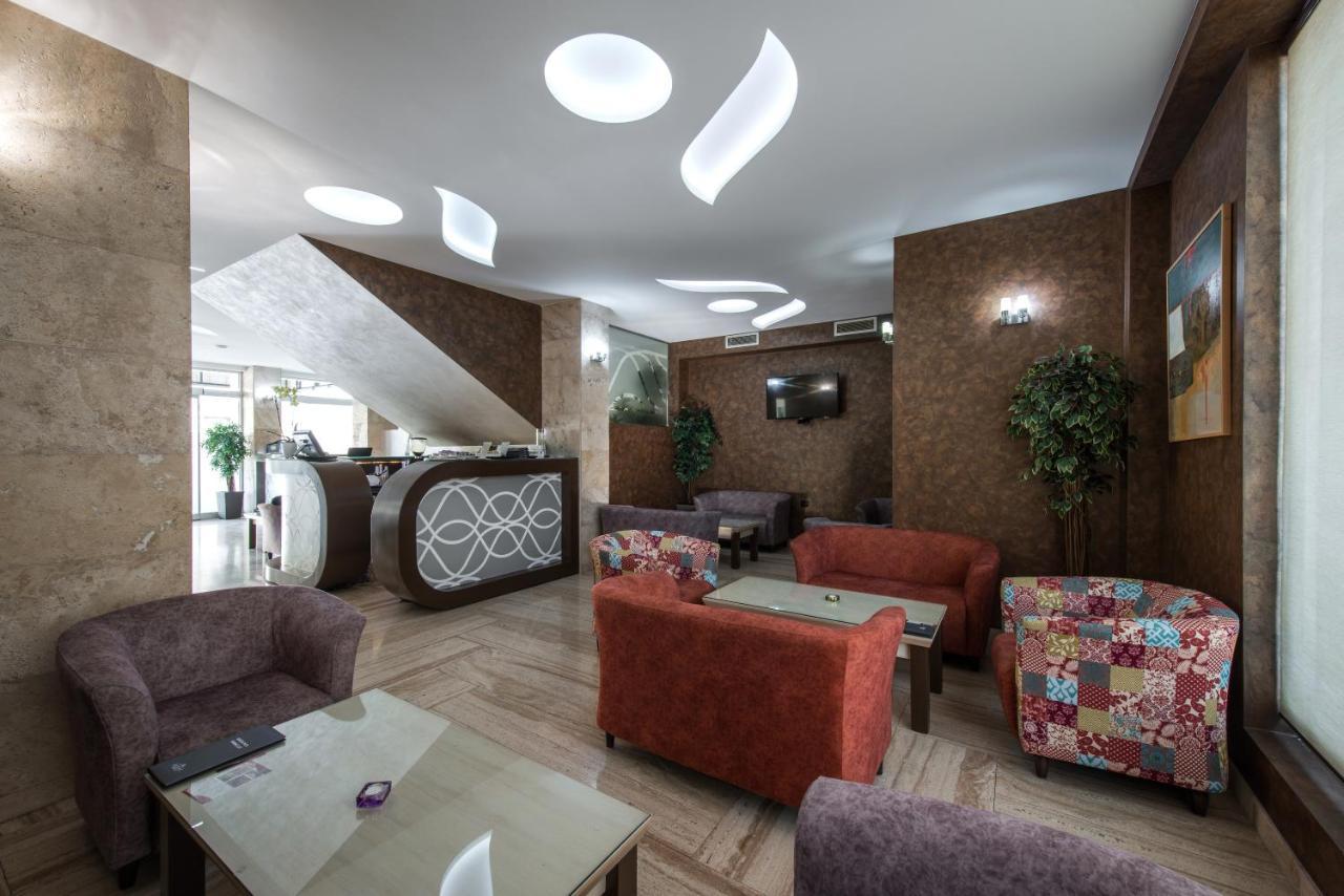 Garni Hotel Aveny Čačak エクステリア 写真